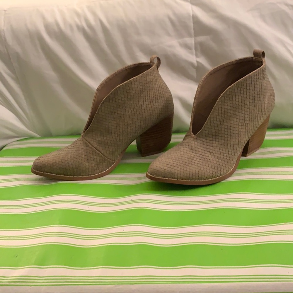 EUC Catherine Maladrino Blake Snake Booties 8 1/2